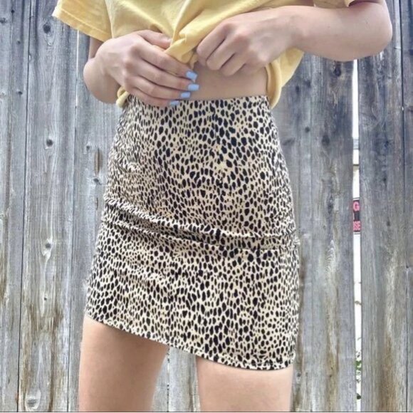 Brandy Melville Cheetah/Leopard Skirt - Picture 6 of 7